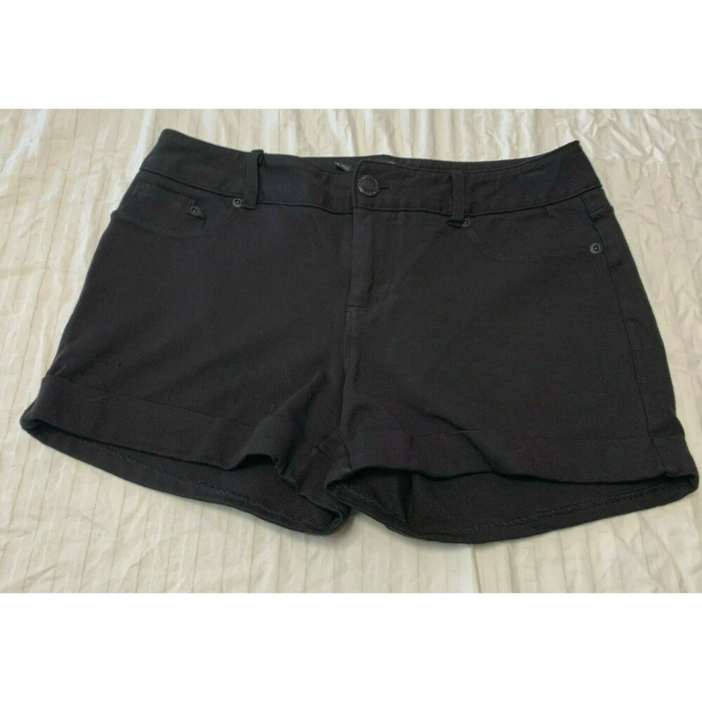 MAURICES WOMENS SHORTS SIZE M